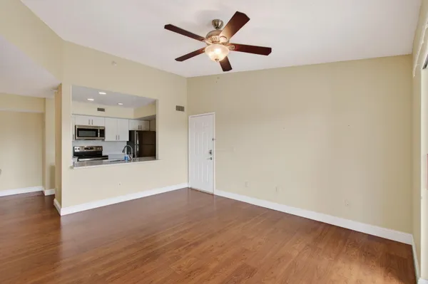 $2,200 | 157 Yacht Club Way, Unit 303, Hypoluxo, FL 33462