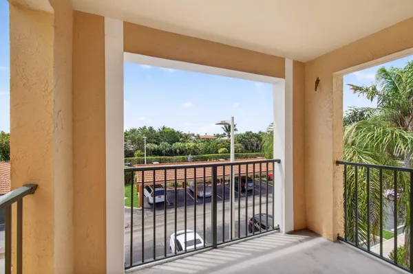 $2,200 | 157 Yacht Club Way, Unit 303, Hypoluxo, FL 33462