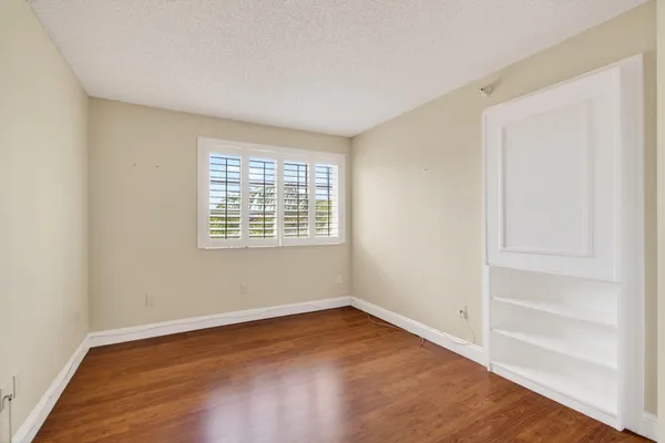 $2,200 | 157 Yacht Club Way, Unit 303, Hypoluxo, FL 33462