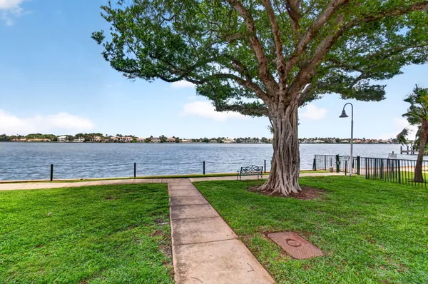 $2,200 | 157 Yacht Club Way, Unit 303, Hypoluxo, FL 33462