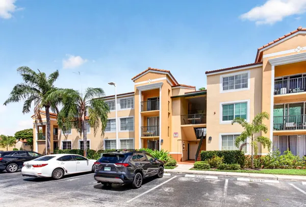 $2,200 | 157 Yacht Club Way, Unit 303, Hypoluxo, FL 33462