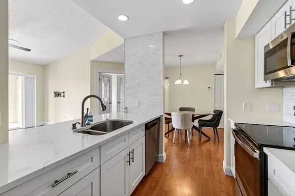 $2,200 | 157 Yacht Club Way, Unit 303, Hypoluxo, FL 33462