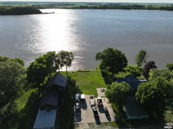 $95,000 | 555 North Front Street, Oquawka, IL 61469