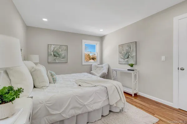$975,000 | 116 Southern Boulevard, Hauppauge, NY 11788