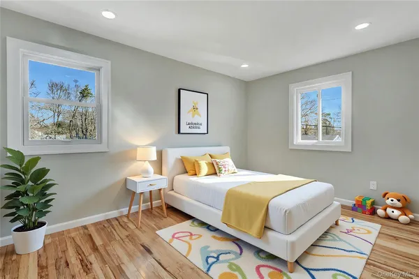 $975,000 | 116 Southern Boulevard, Hauppauge, NY 11788