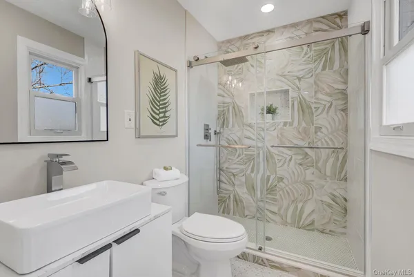 $975,000 | 116 Southern Boulevard, Hauppauge, NY 11788