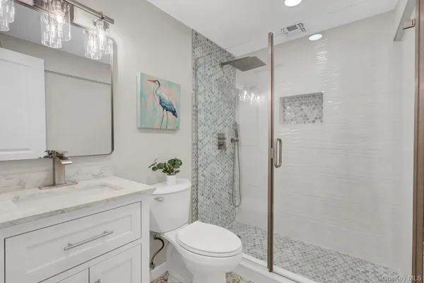 $975,000 | 116 Southern Boulevard, Hauppauge, NY 11788