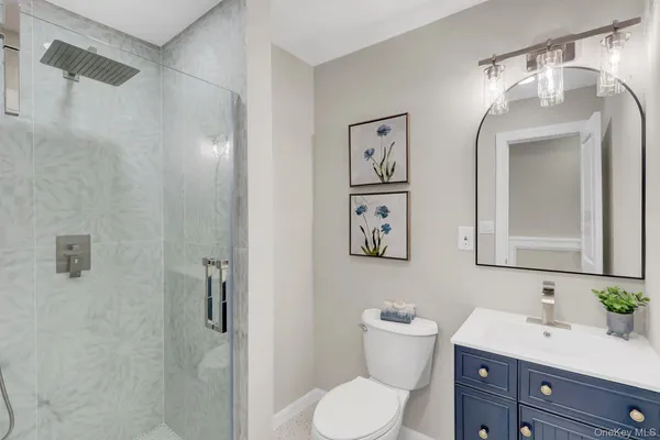 $975,000 | 116 Southern Boulevard, Hauppauge, NY 11788