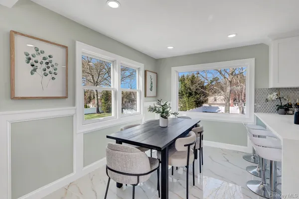 $975,000 | 116 Southern Boulevard, Hauppauge, NY 11788