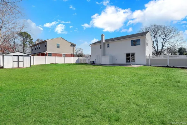 $975,000 | 116 Southern Boulevard, Hauppauge, NY 11788
