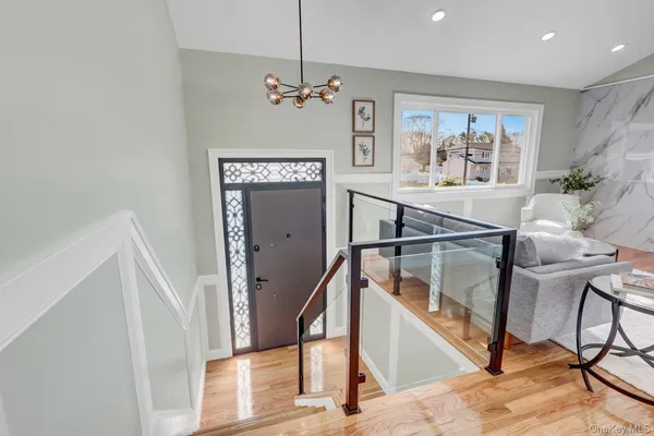 $975,000 | 116 Southern Boulevard, Hauppauge, NY 11788