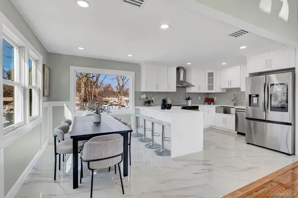 $975,000 | 116 Southern Boulevard, Hauppauge, NY 11788