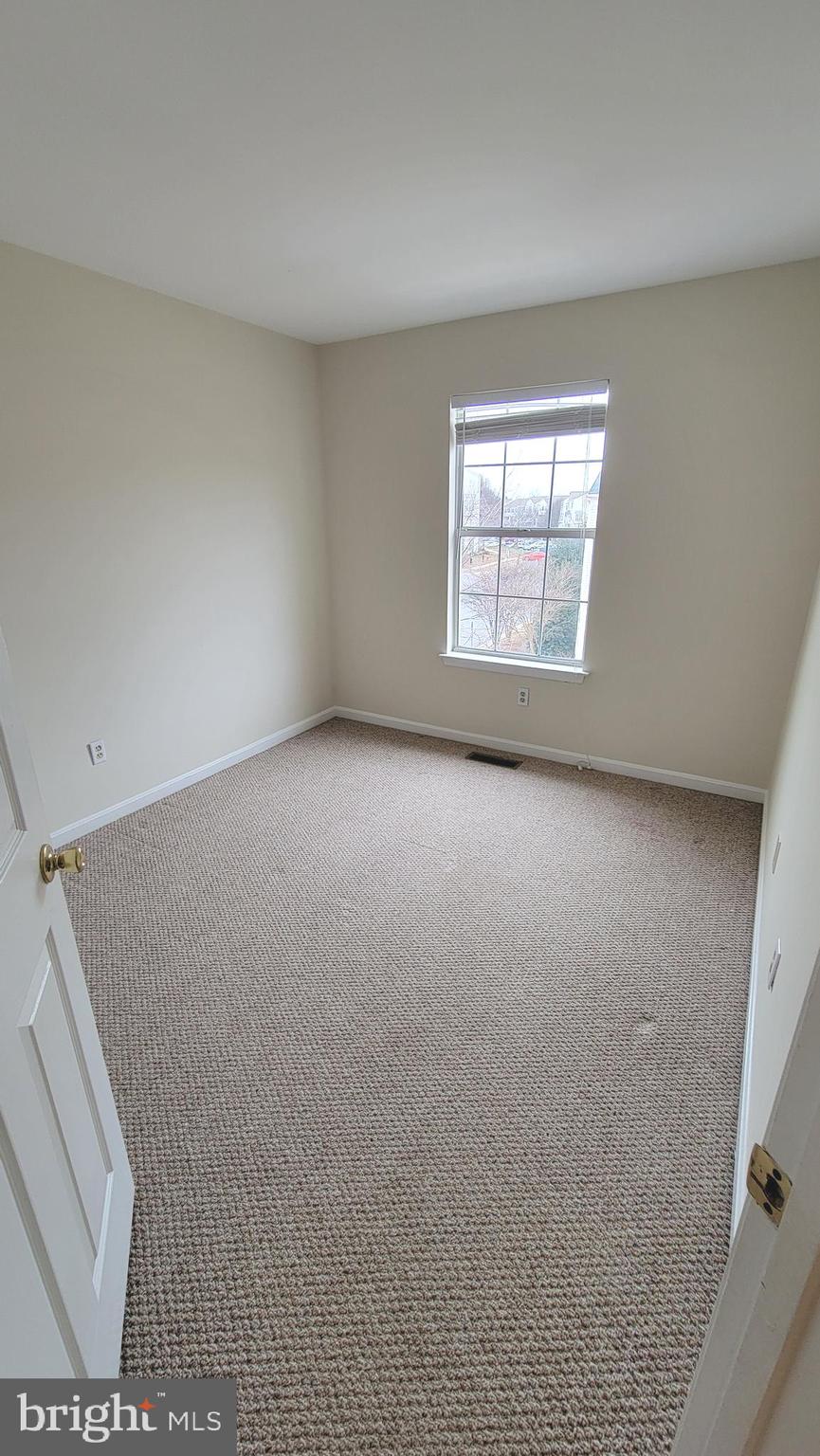 45495 Baggett Terrace Sterling, VA 20166 - Photo 20 of 24 3rd bedroom