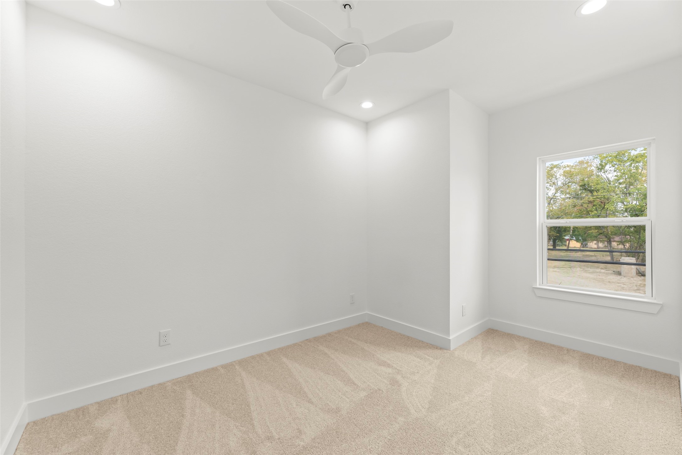 1475 Ferguson Way Houston, TX 77088 - Photo 14 of 28