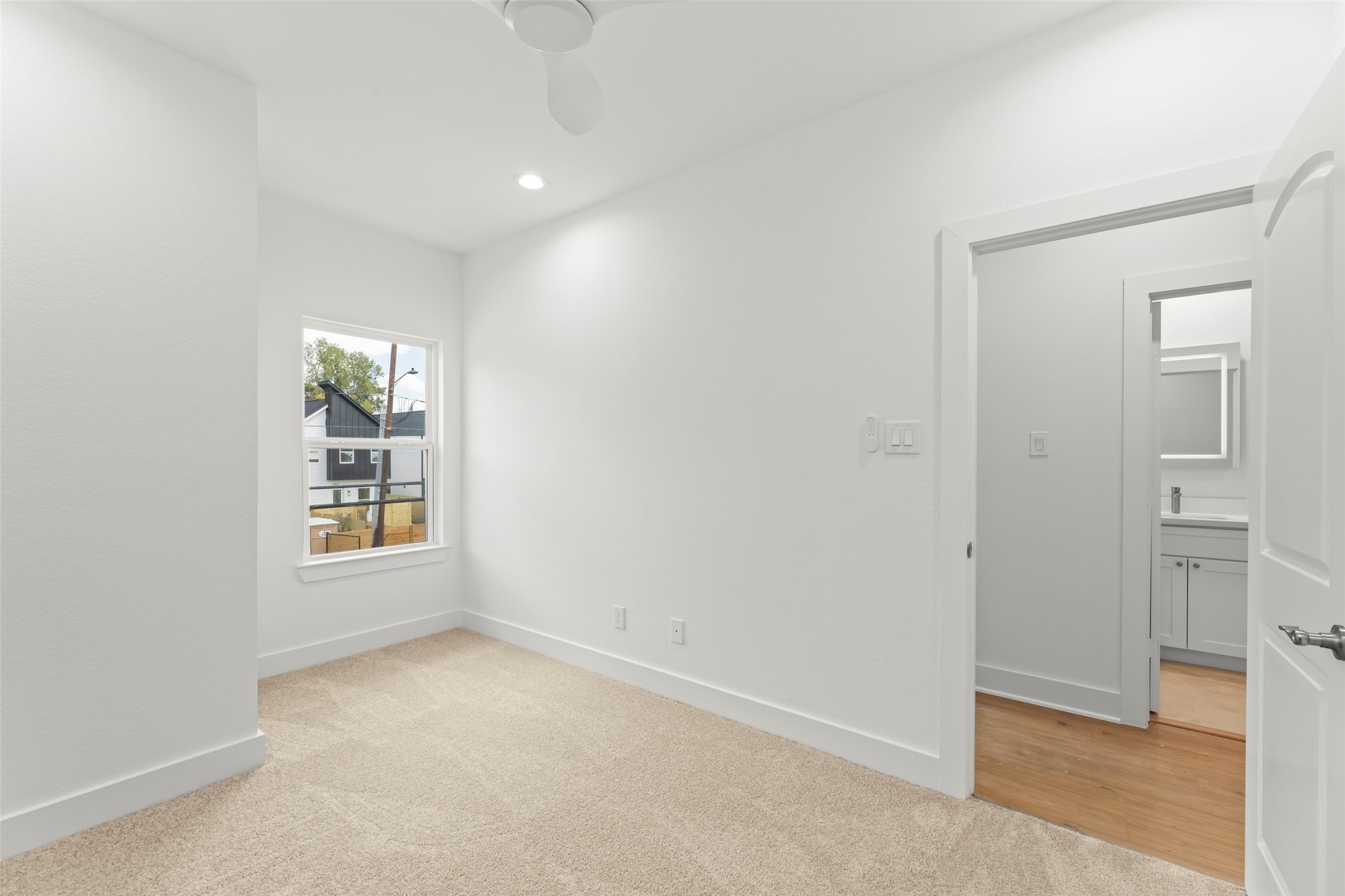 1475 Ferguson Way Houston, TX 77088 - Photo 15 of 28