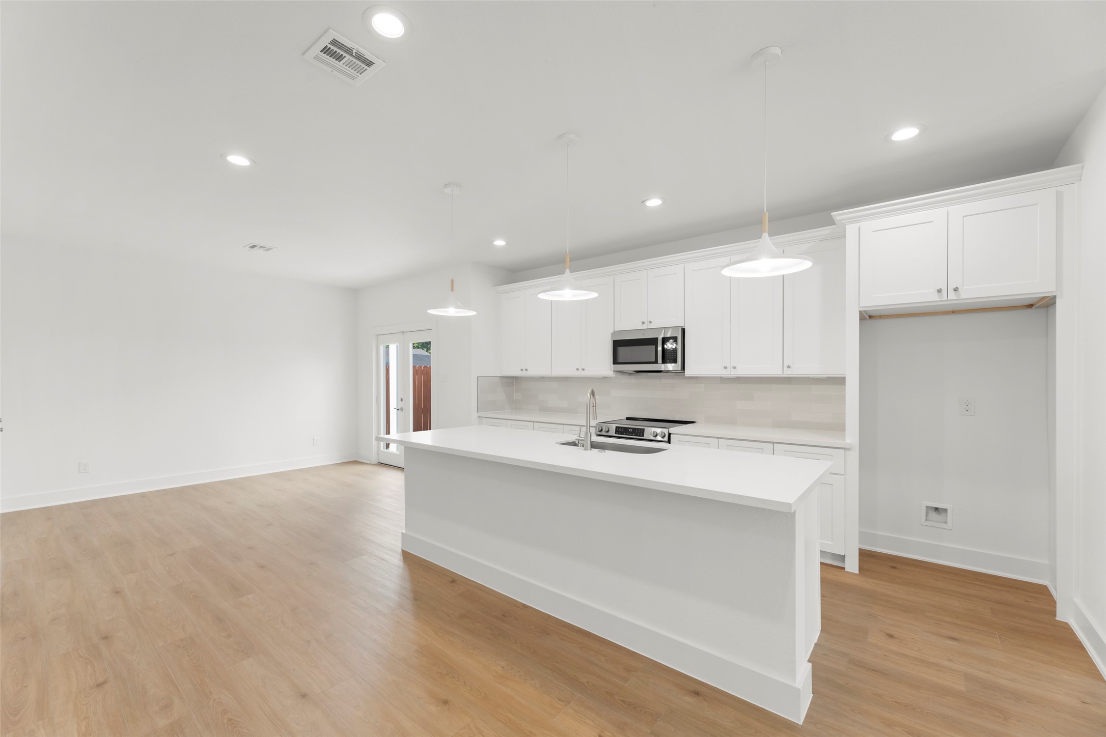 1475 Ferguson Way Houston, TX 77088 - Photo 4 of 28