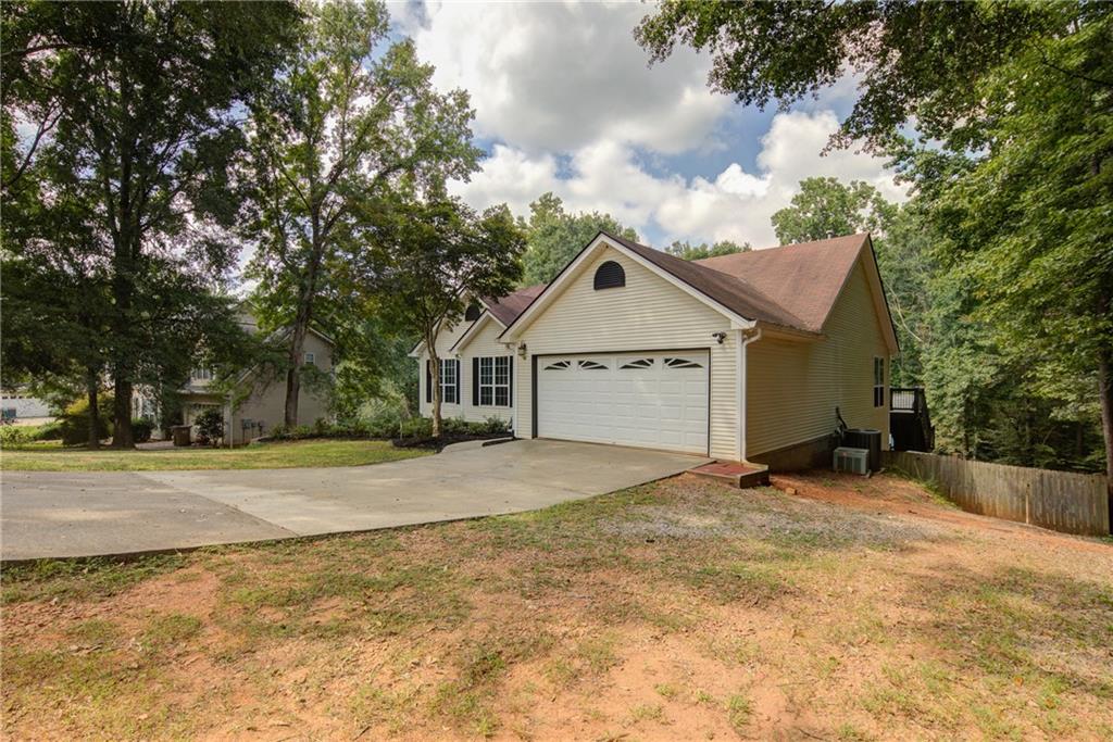 4267 Riviere Point Gainesville, GA 30507 - Photo 6 of 28 Gallery Image 6