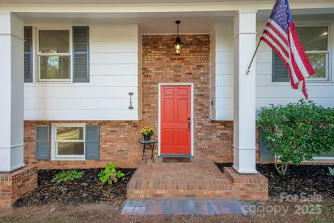 $365,500 | 1185 10th St Pl Circle Northwest, Hickory, NC 28601