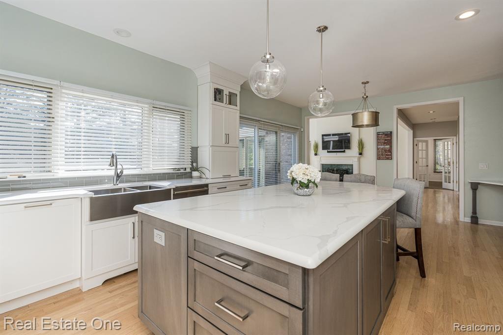 5849 Kingspointe Drive Rochester, MI 48306 - Photo 23 of 57