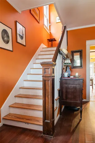 a view of entryway with a front door