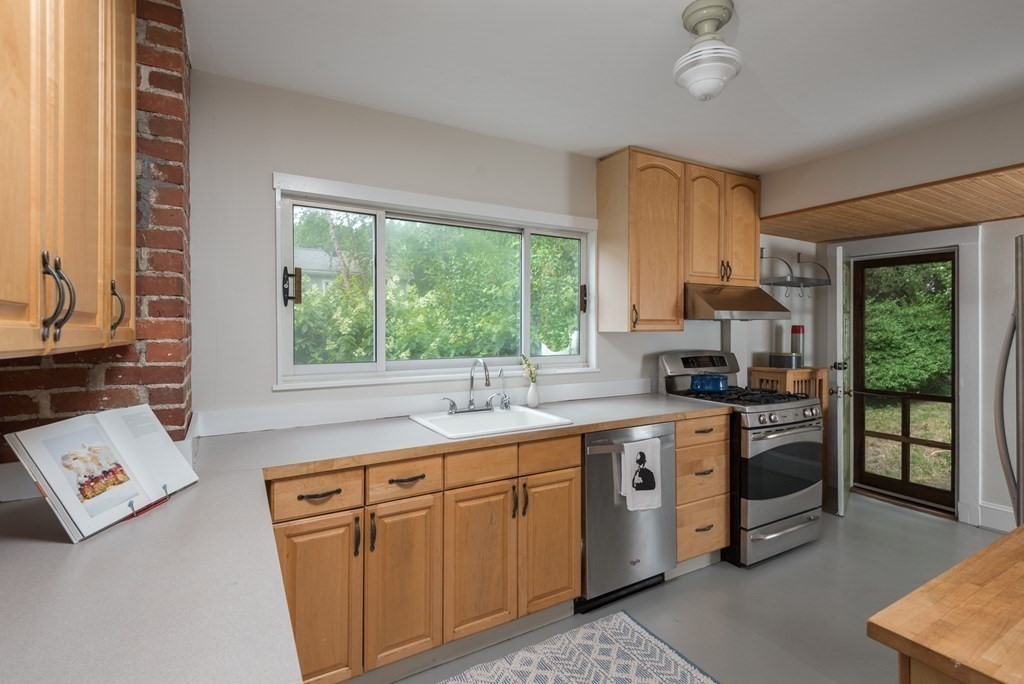 32 Edmund Road Arlington, MA 02474 - Photo 17 of 36 Gallery Image 17