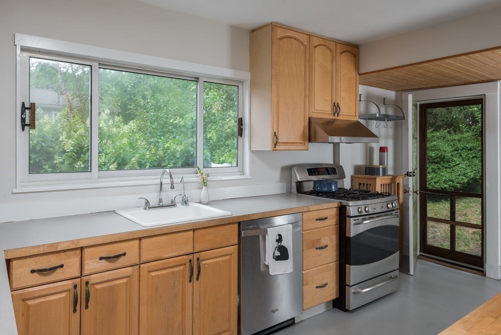 32 Edmund Road Arlington, MA 02474 - Photo 18 of 36 Gallery Image 18