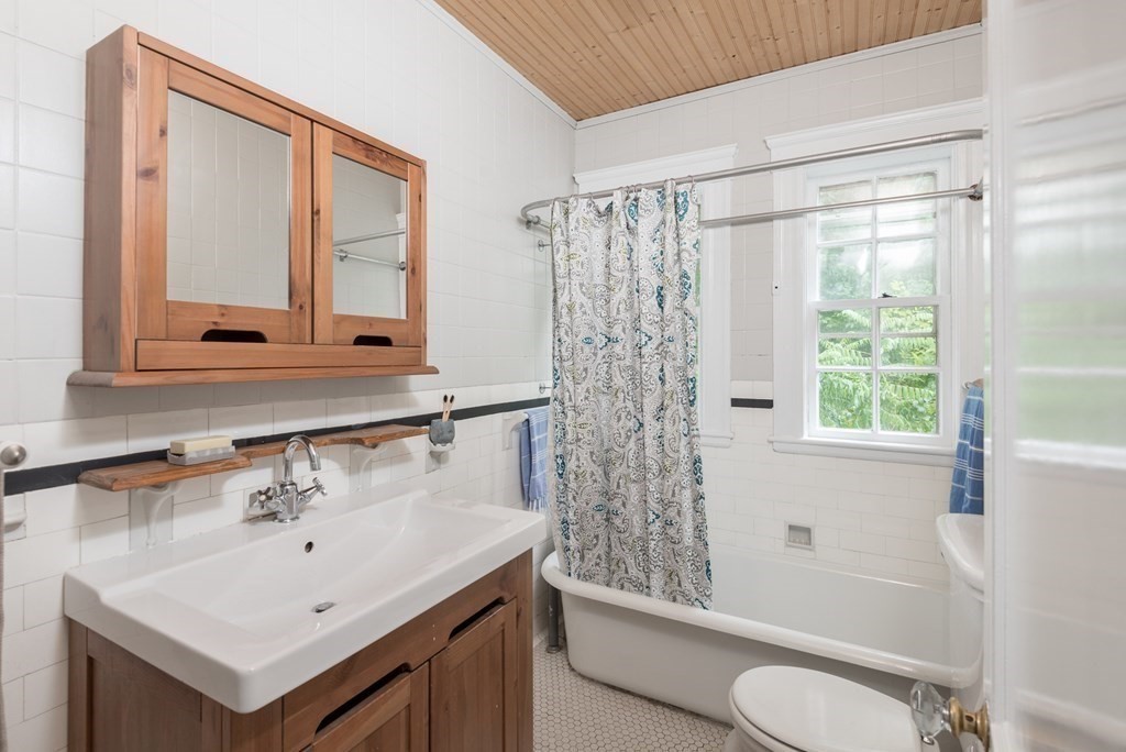 32 Edmund Road Arlington, MA 02474 - Photo 25 of 36 Gallery Image 25