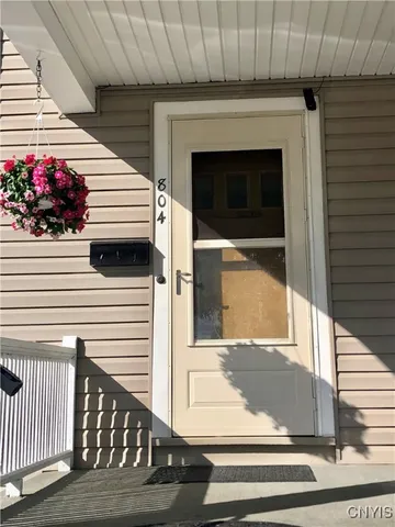 $184,900 | 804 Symonds Place, Utica, NY 13502