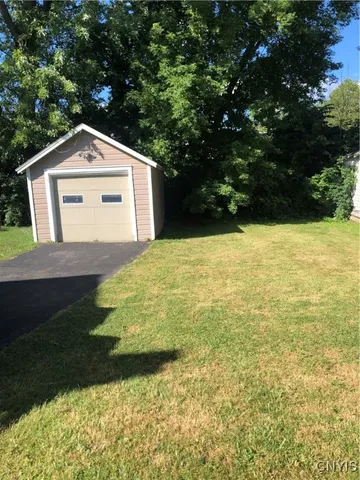 $184,900 | 804 Symonds Place, Utica, NY 13502