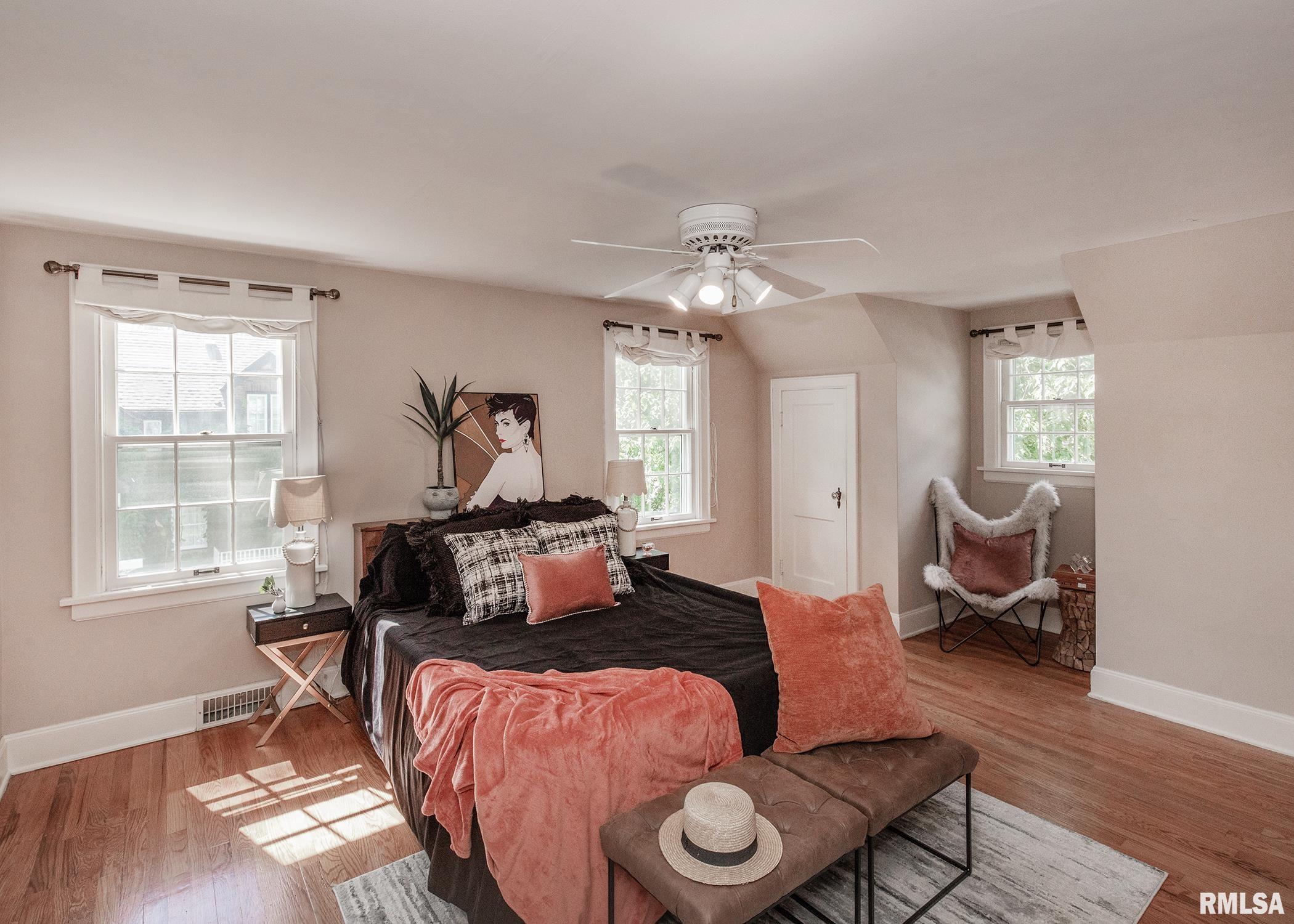 3115 Middle Road Davenport, IA 52803 - Photo 14 of 29 Gallery Image 14