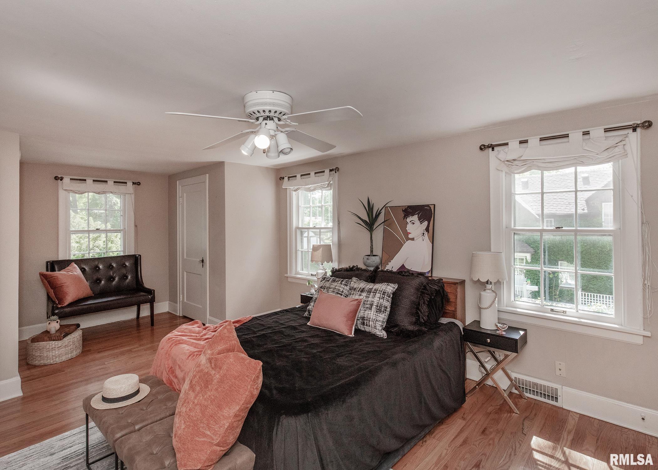 3115 Middle Road Davenport, IA 52803 - Photo 15 of 29 Gallery Image 15
