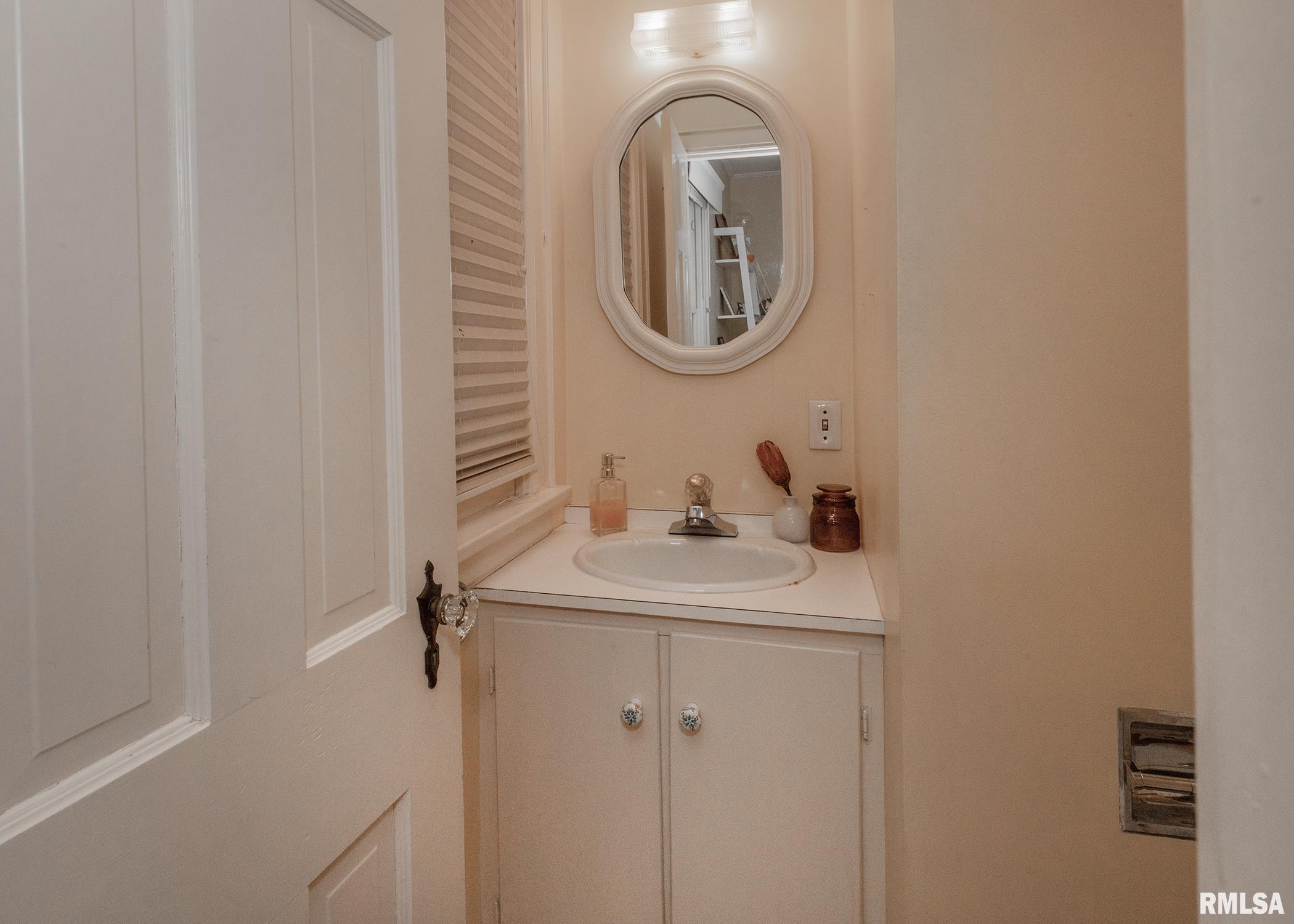 3115 Middle Road Davenport, IA 52803 - Photo 20 of 29 Gallery Image 20