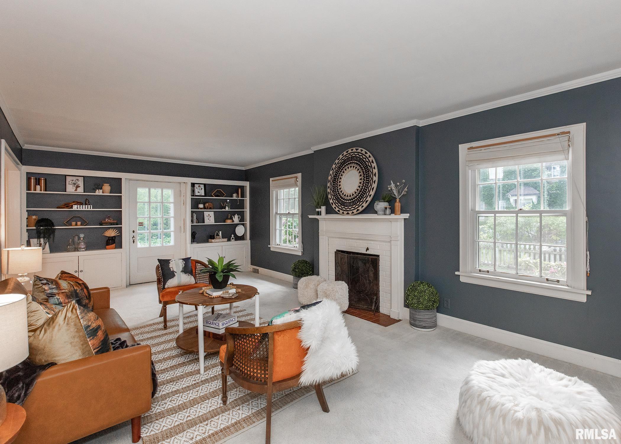 3115 Middle Road Davenport, IA 52803 - Photo 2 of 29 Gallery Image 2