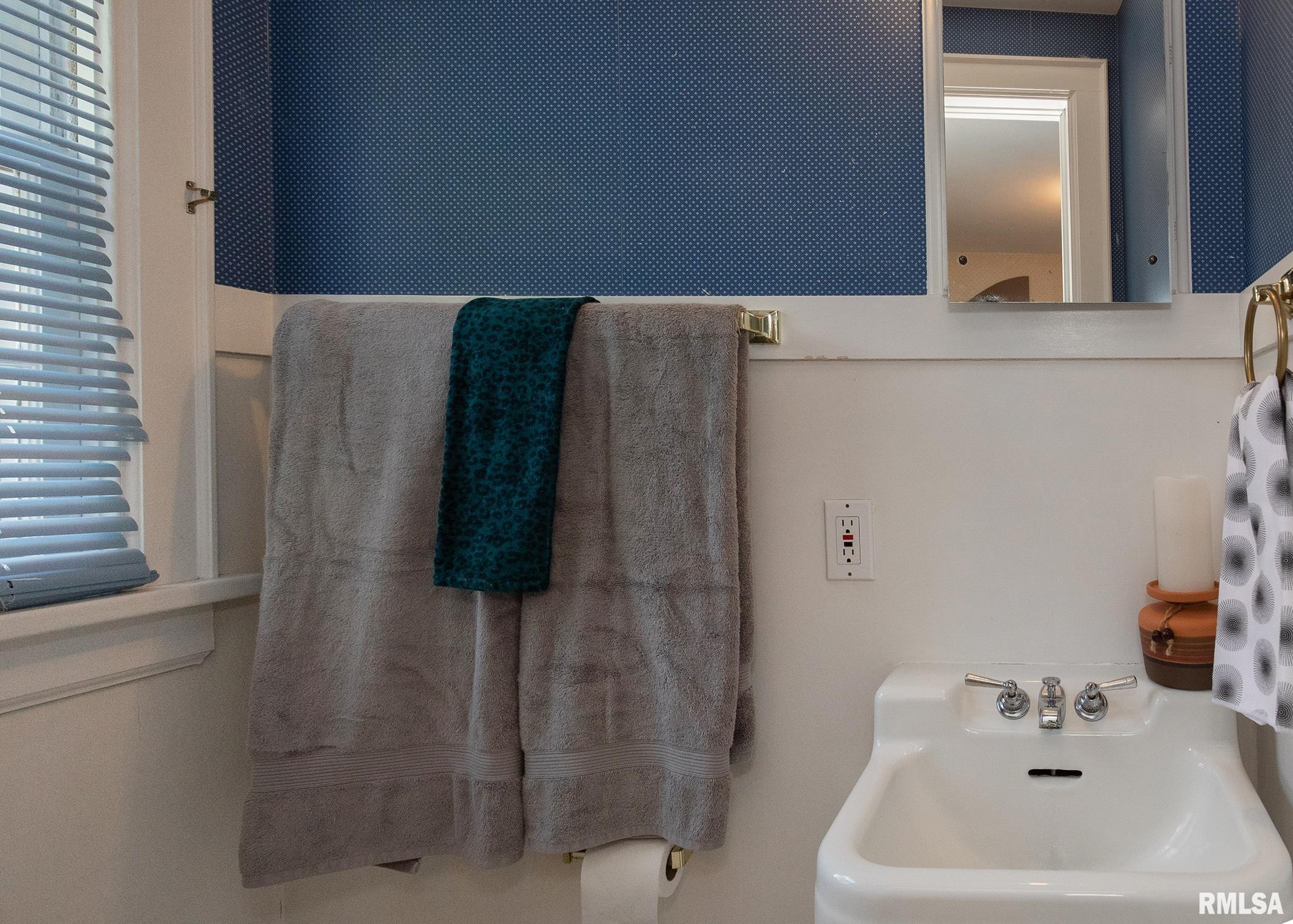 3115 Middle Road Davenport, IA 52803 - Photo 23 of 29 Gallery Image 23