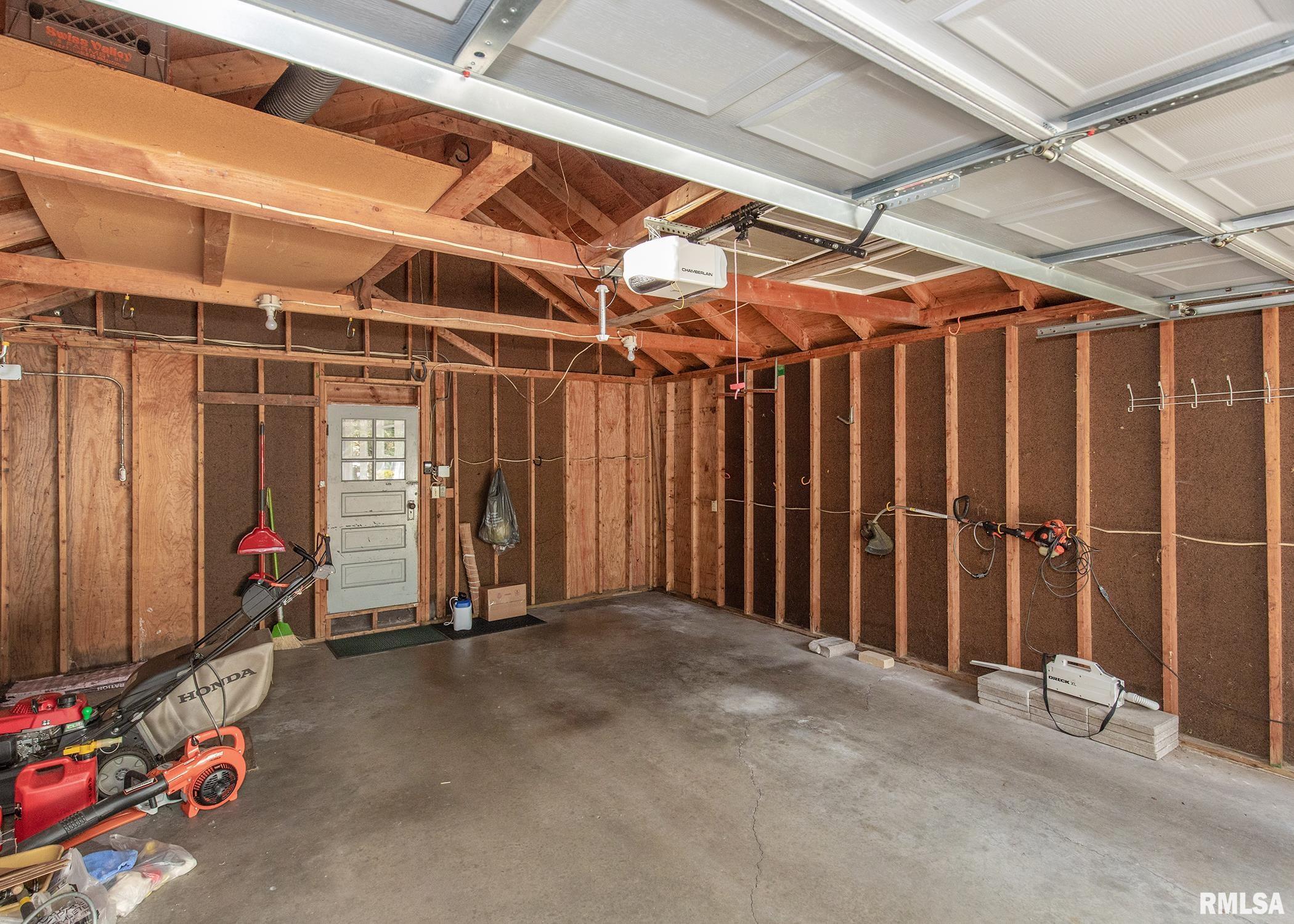 3115 Middle Road Davenport, IA 52803 - Photo 29 of 29 Gallery Image 29