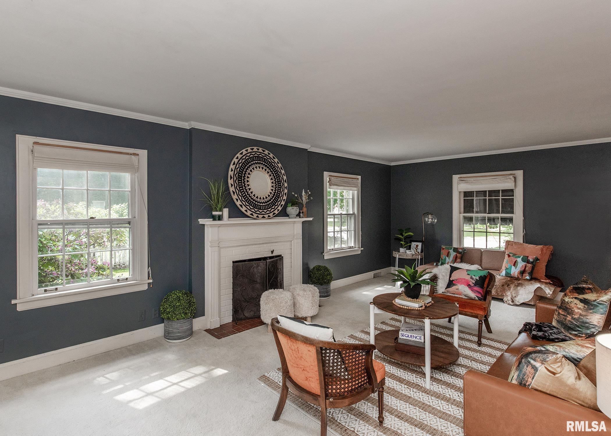 3115 Middle Road Davenport, IA 52803 - Photo 3 of 29 Gallery Image 3
