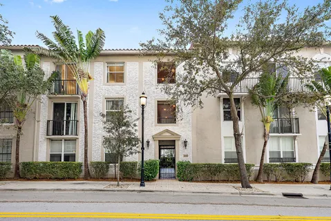 $399,000 | 560 South Sapodilla Avenue, Unit 302, West Palm Beach, FL 33401