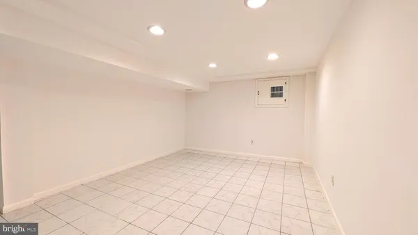 $4,400 | 8835 Tuckerman Lane, Potomac, MD 20854