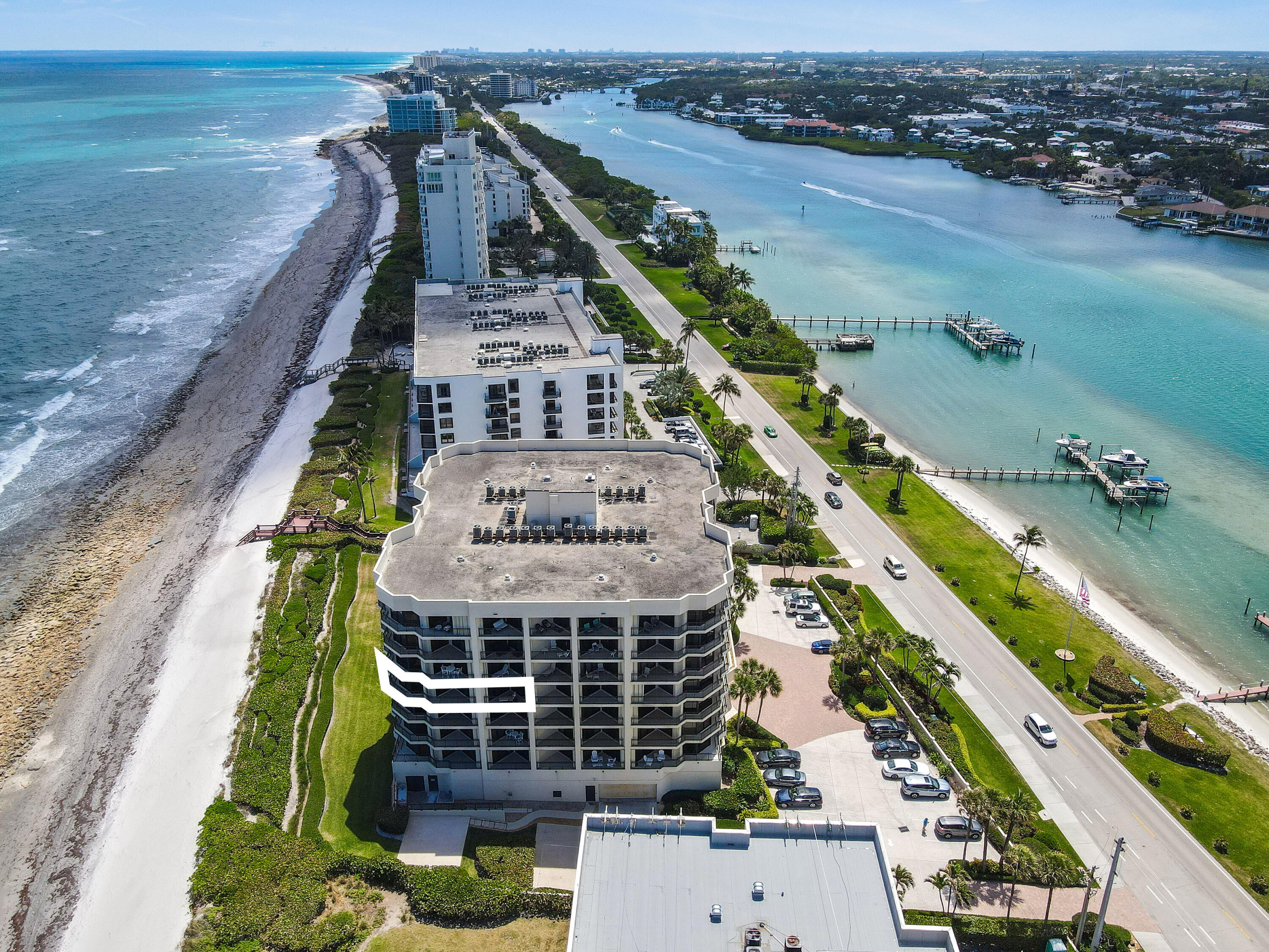 19850 South Beach Road, Unit 5A Jupiter, FL 33469 - Photo 75 of 78 an aerial view of residential houses with outdoor space