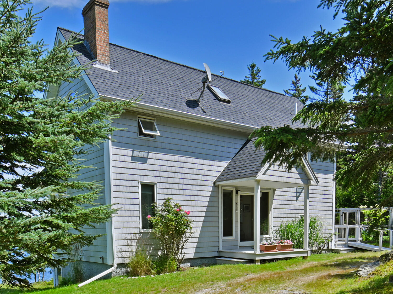 224 Red Point Road Swans Island, ME 04685 - Photo 4 of 39 Red Point Cottage