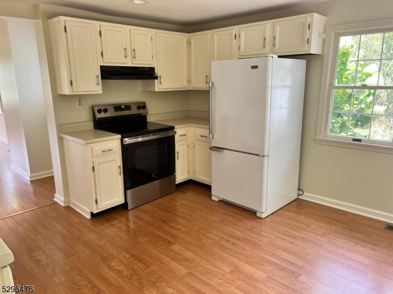 1531 Larger Cross Road, Unit 6 Bedminster, NJ 07931 - Photo 8 of 15