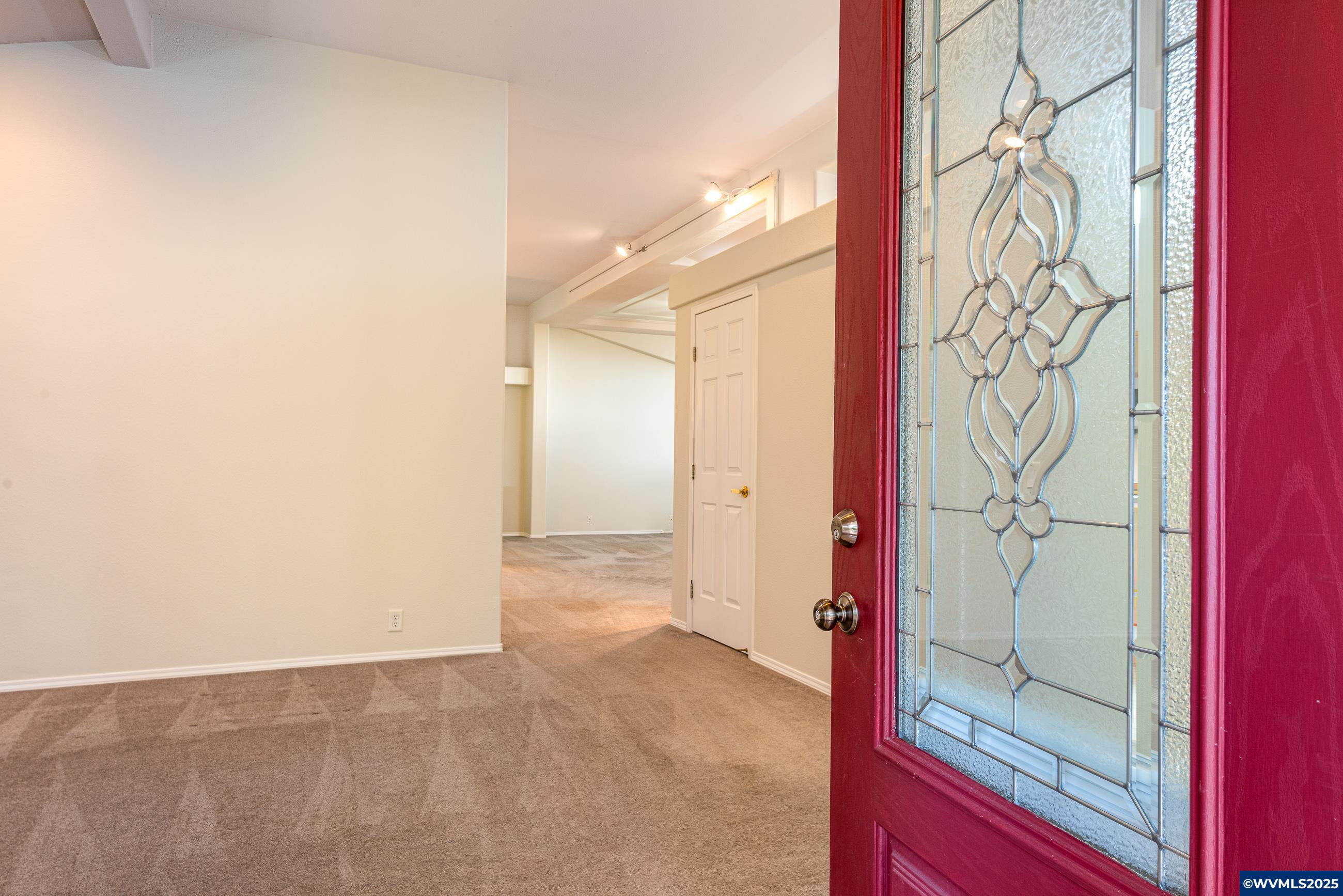 30830 Pineway Road Lebanon, OR 97355 - Photo 4 of 47 Gallery Image 4