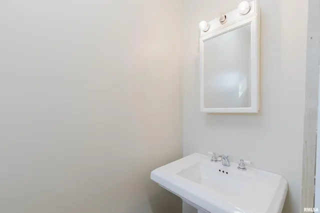 $235,000 | 22053 Corinth Road, Thompsonville, IL 62890