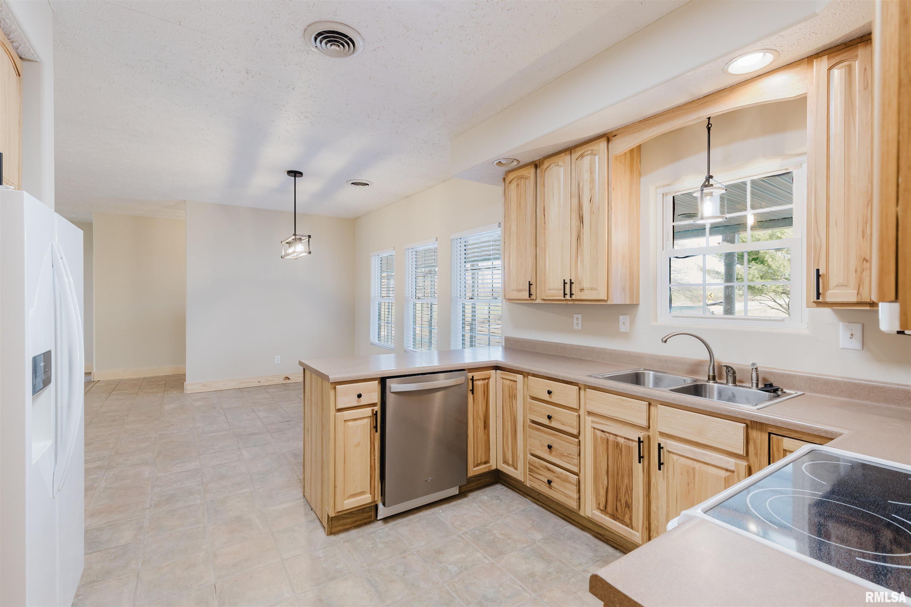 22053 Corinth Road Thompsonville, IL 62890 - Photo 8 of 42