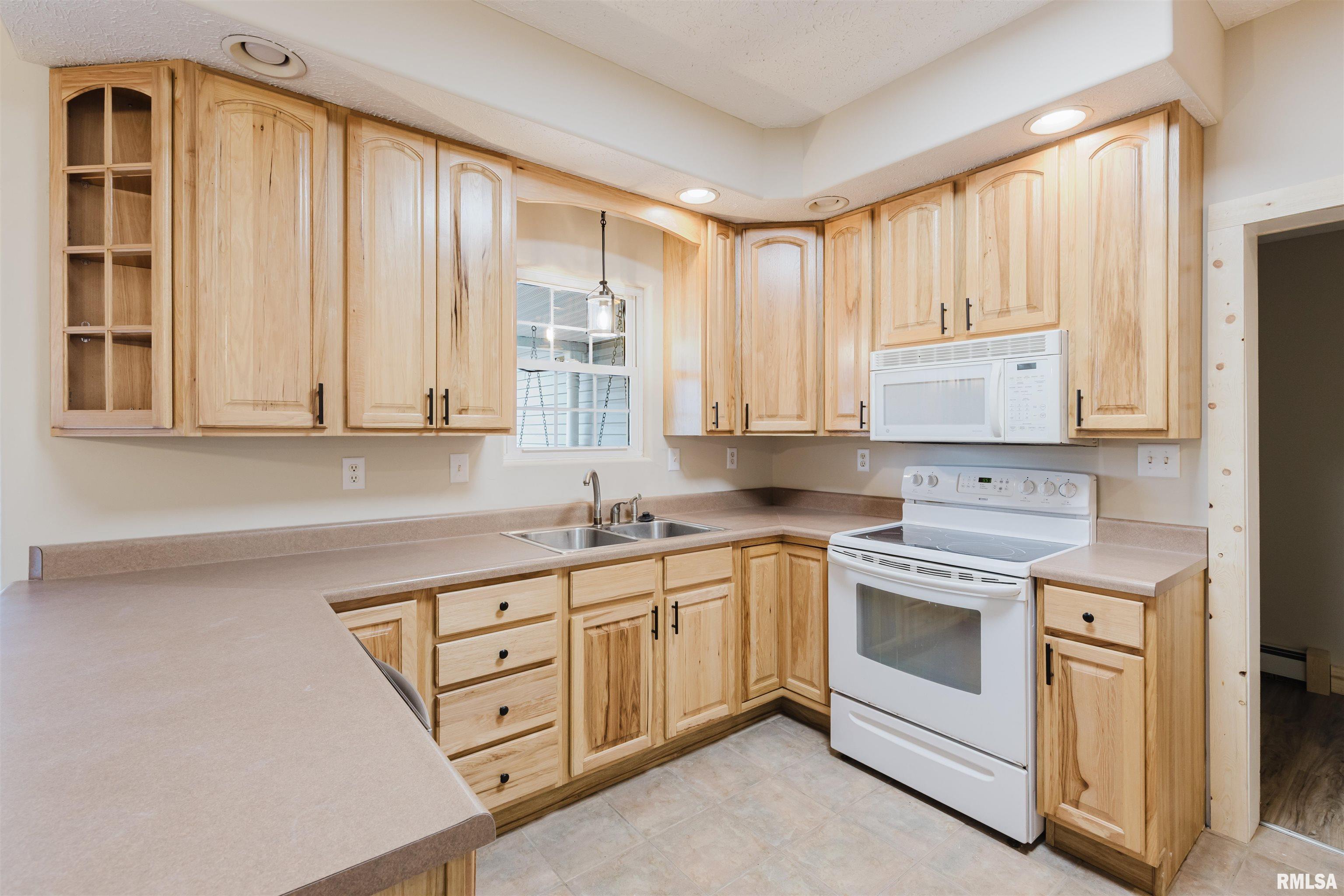 22053 Corinth Road Thompsonville, IL 62890 - Photo 9 of 42