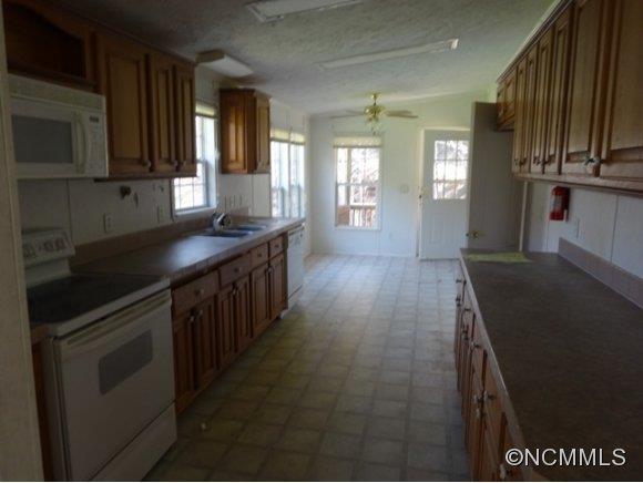 1203 Nickajack Road Franklin, NC 28734 - Photo 6 of 9 Gallery Image 6