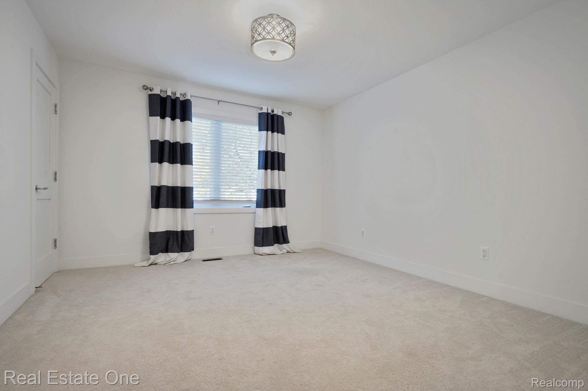 1700 Pembroke Road Birmingham, MI 48009 - Photo 33 of 61 44-web-or-mls-1700-Pembroke-Rd-44.jpg