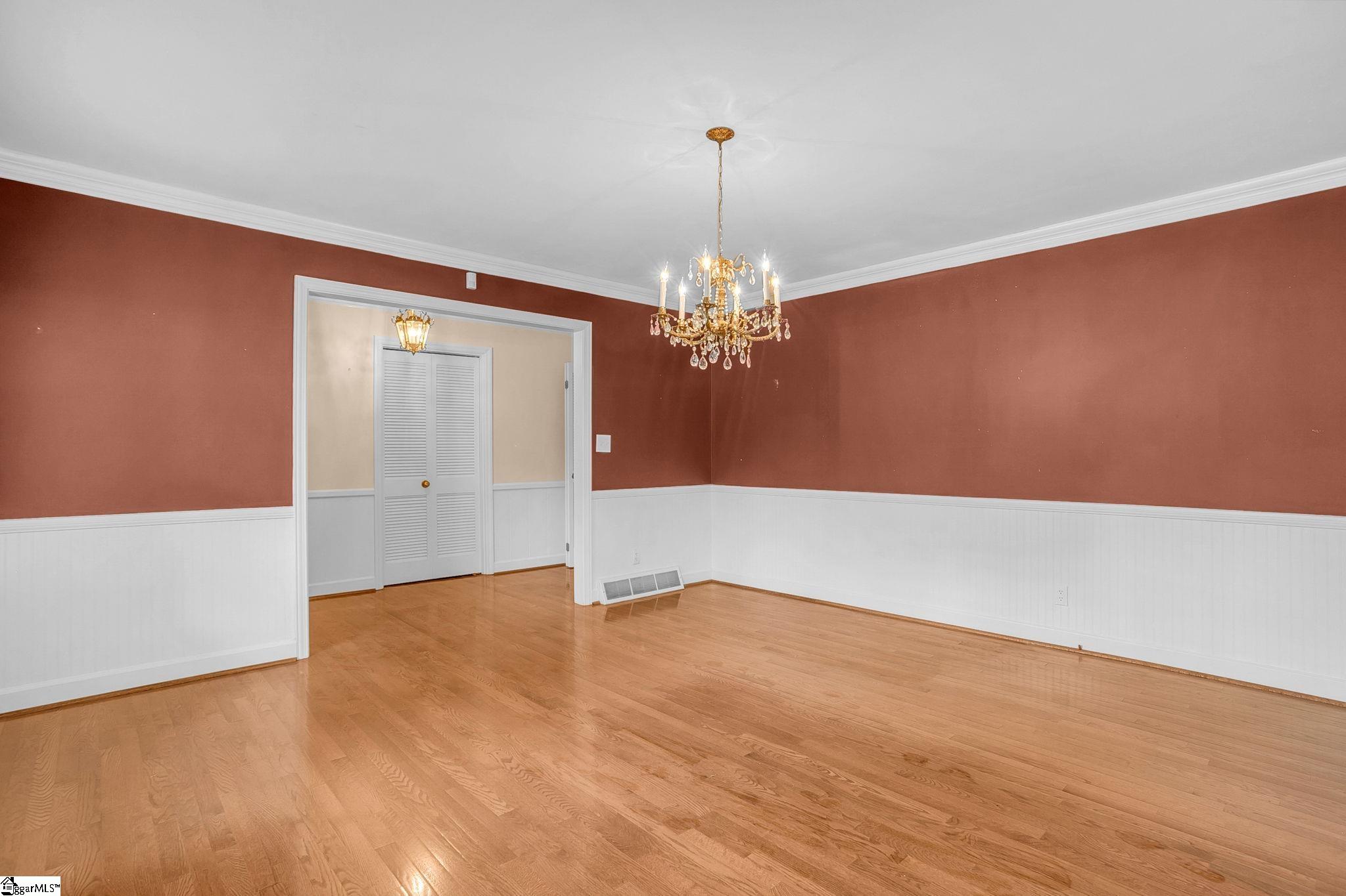 204 Montclair Road Greer, SC 29651 - Photo 6 of 43