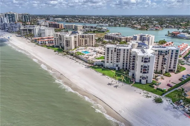 $10,000 | 3115 Gulf Shore Boulevard North, Unit 112S, Naples, FL 34103