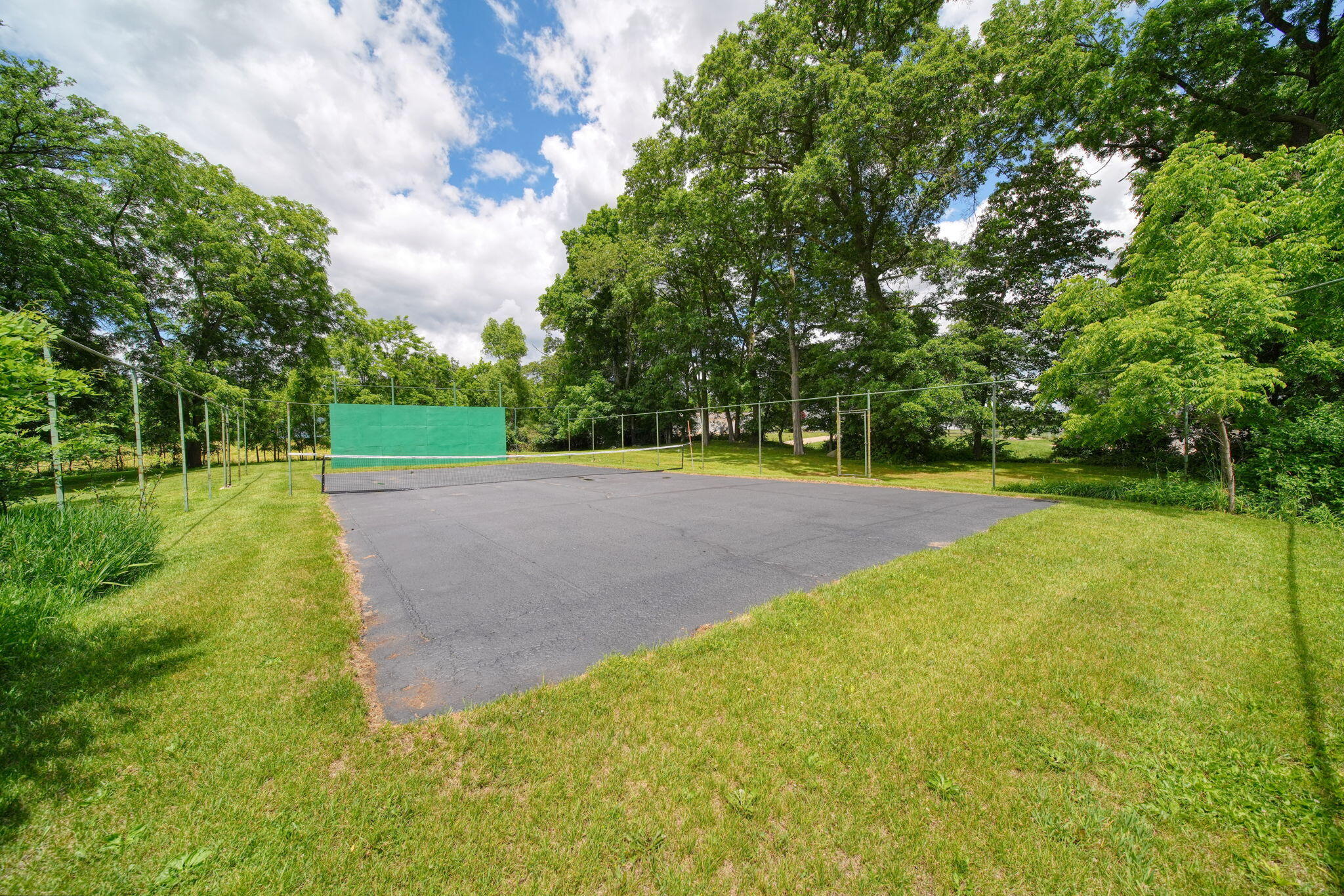 208 Glasgow Road Jackson, MI 49201 - Photo 34 of 38 Tennis or pickle ball??!!